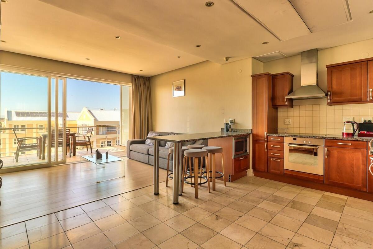 Exquisite Waterfront Living - Canal Views! - 4