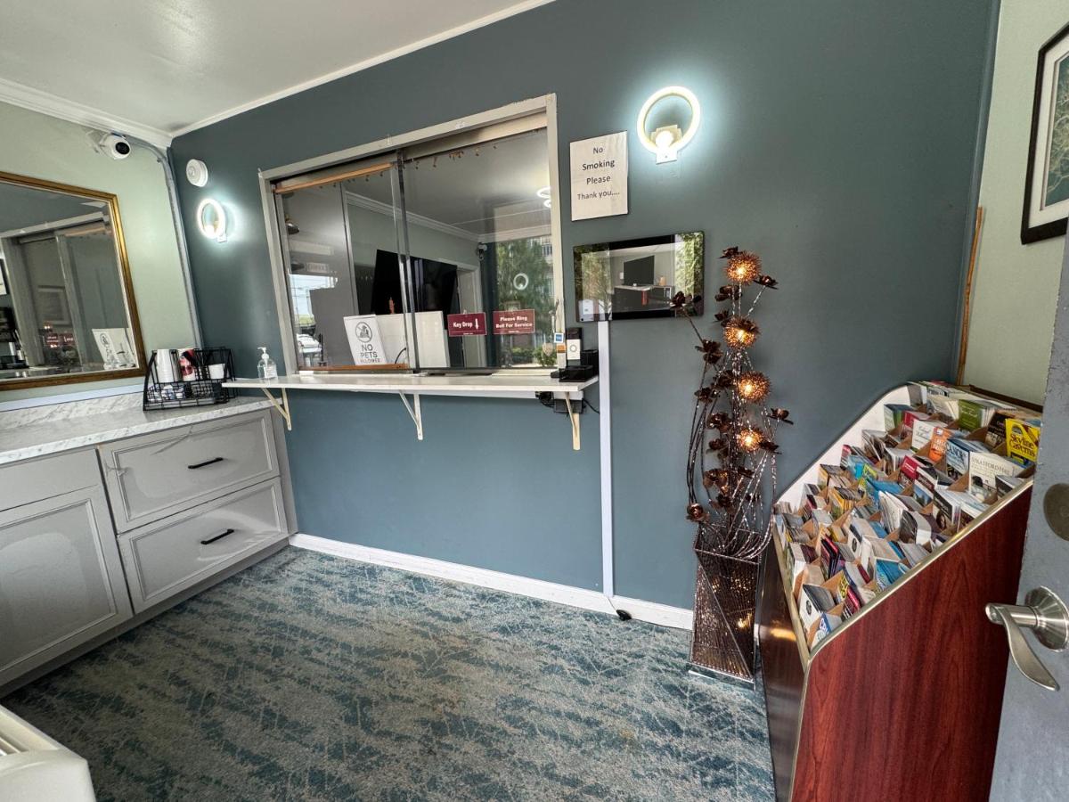 Budget Inn — photo 9