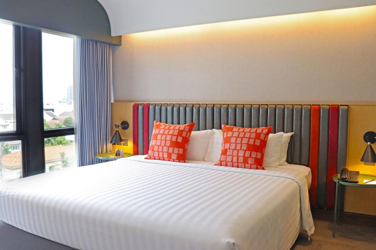 The Quarter Onnut by UHG - 2