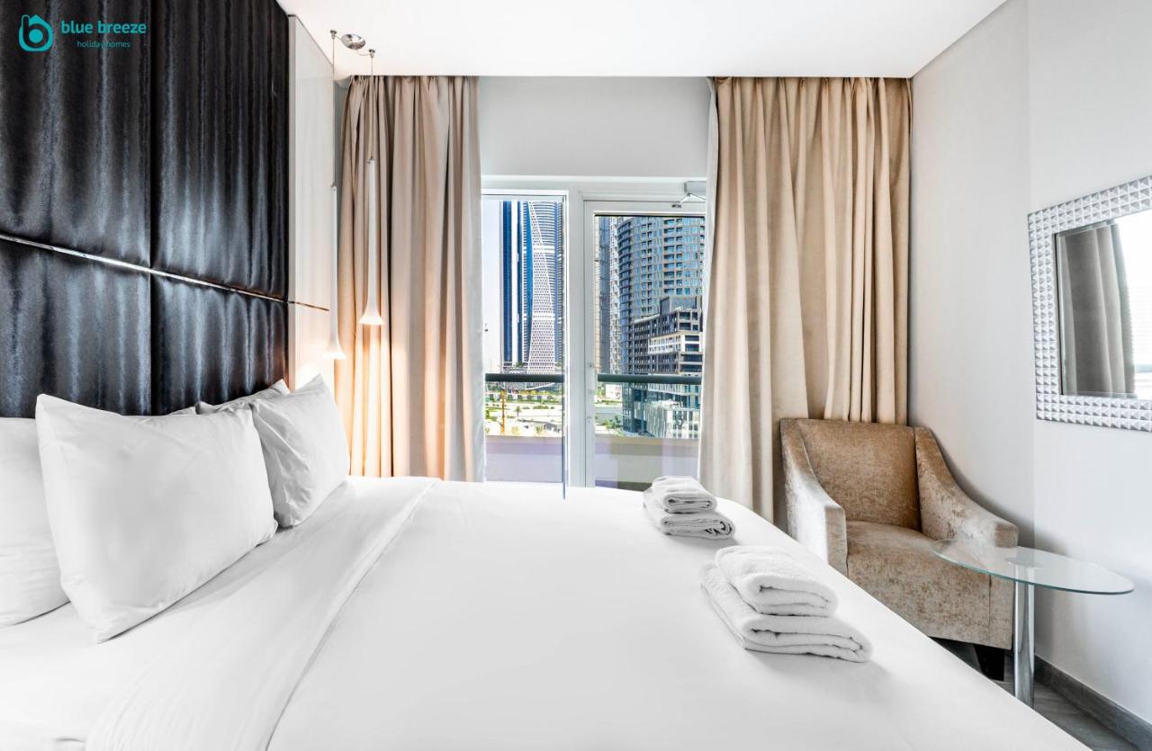 Blue Breeze - Stunning 1BR with Canal & Pool Views - 2