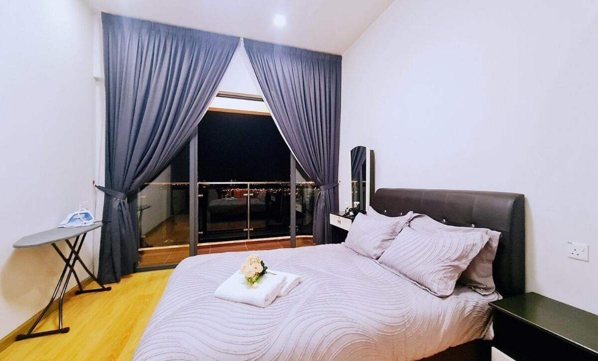 3BR Luxury Seaview Suite Danga Bay Legoland - 2