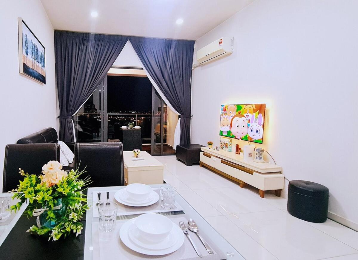 3BR Luxury Seaview Suite Danga Bay Legoland - 5