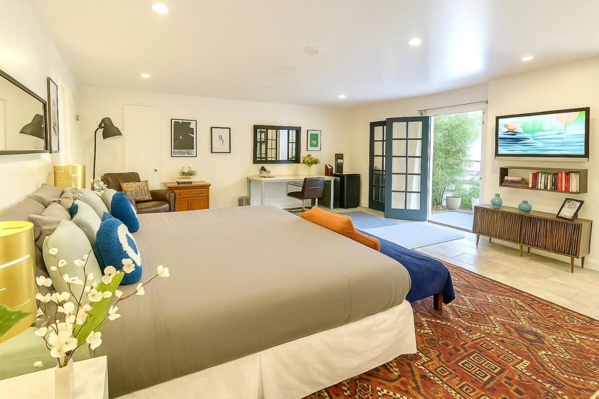 Hollywood Hills Spa Retreat Oasis with Tree Top Views, Private Jacuzzi Style Tub, Steam Room, Magical Half Acre Acre Garden and Patio, Free Parking for 2 cars, in LA's most Serene, Central Desirable Area - 2