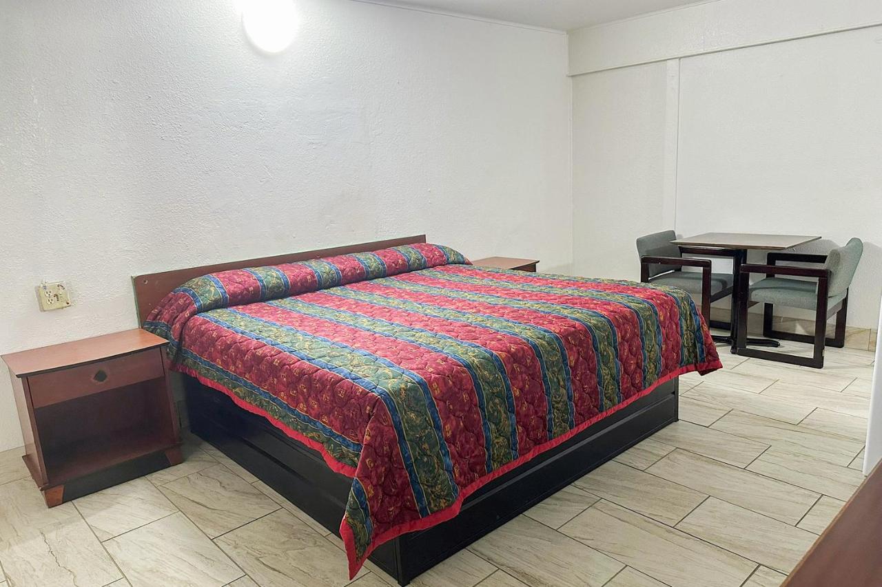 Travelair Motel — photo 14