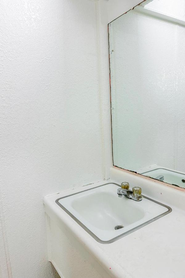 Travelair Motel — photo 11