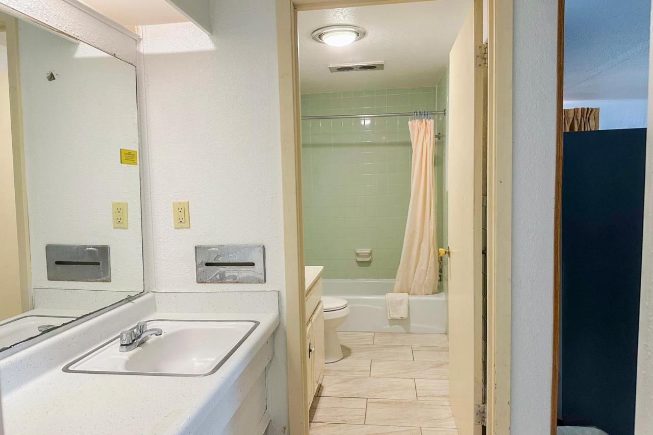 Travelair Motel — photo 16