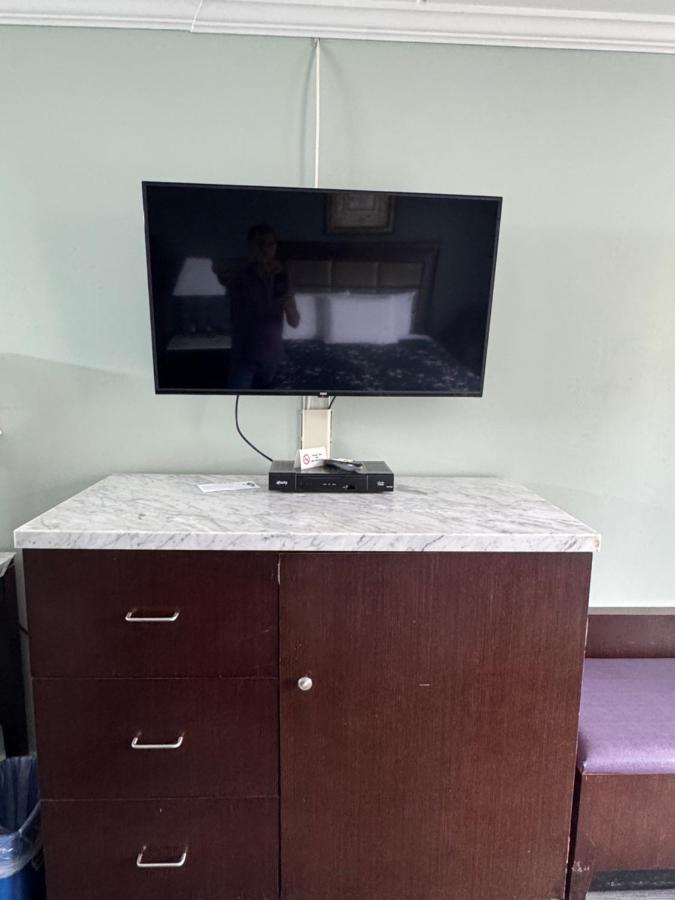 Budget Inn — photo 5