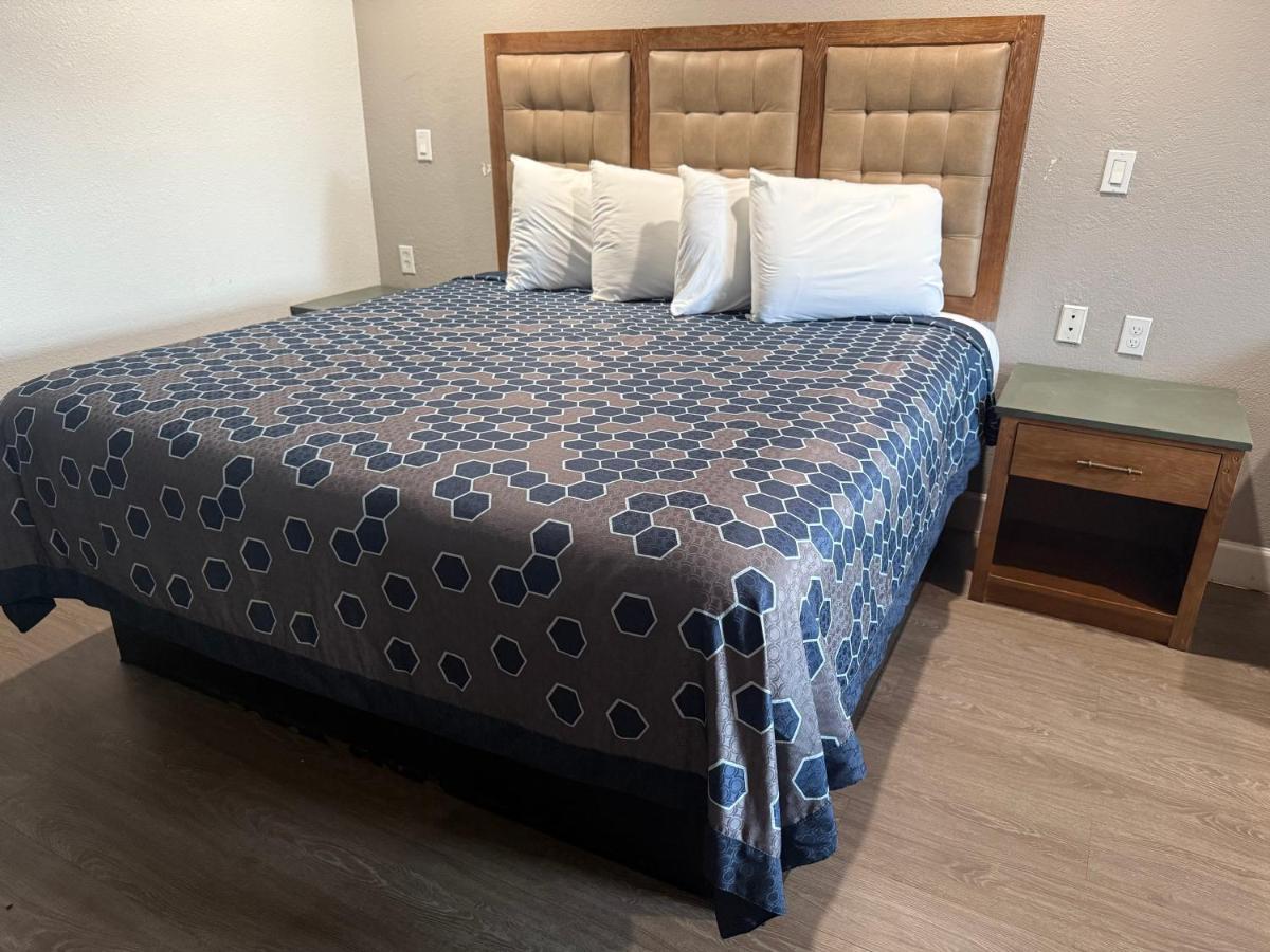 Western Inn — photo 12
