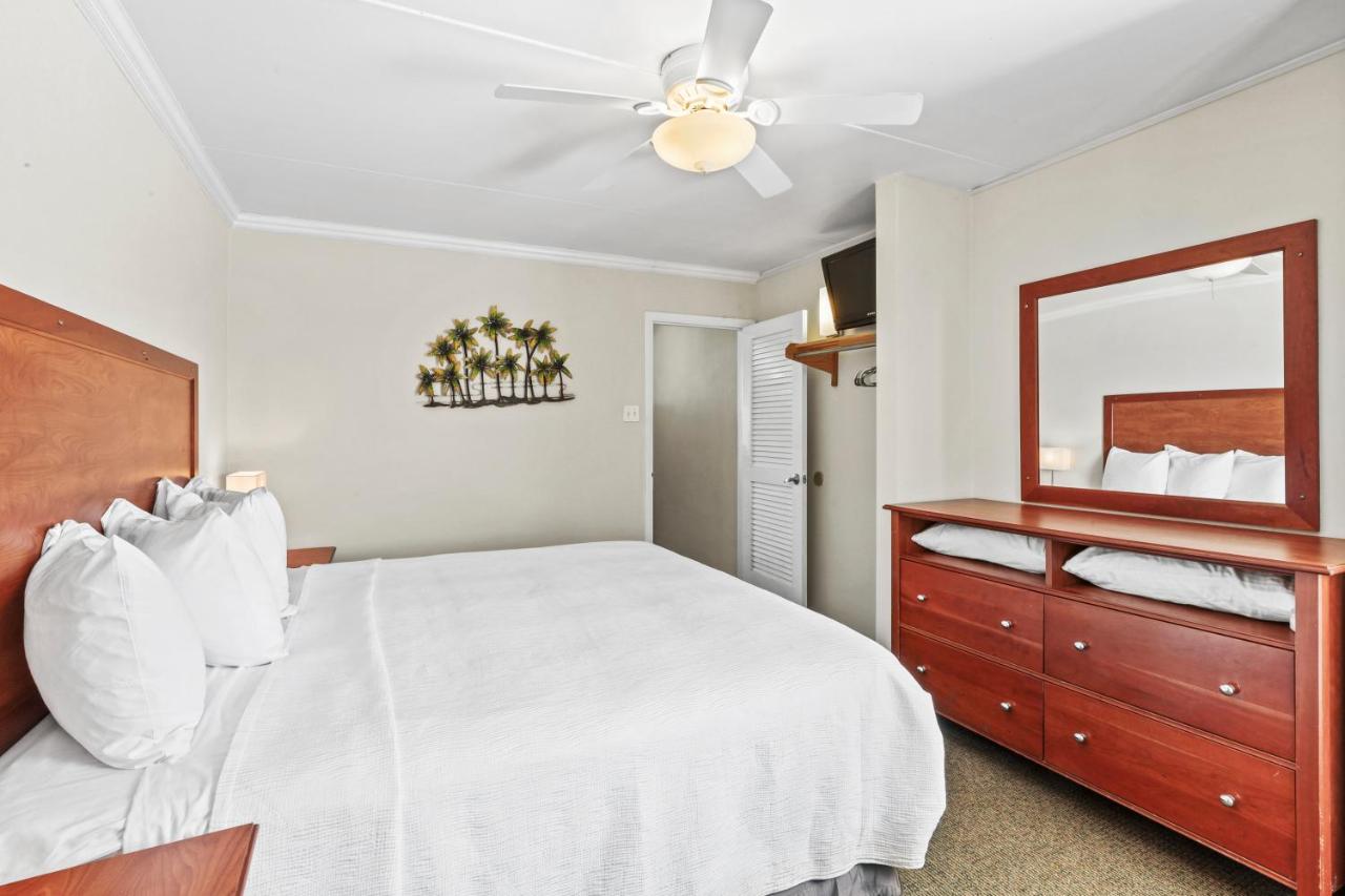 Waikiki Oceanfront Resort — photo 12