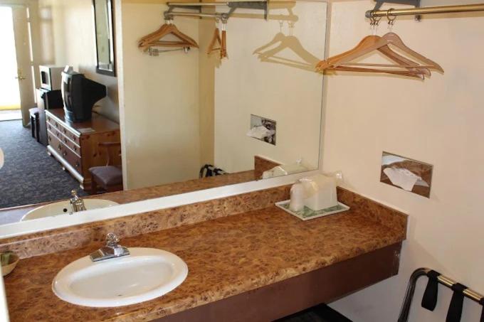 Trav-O-Tel Motel — photo 4