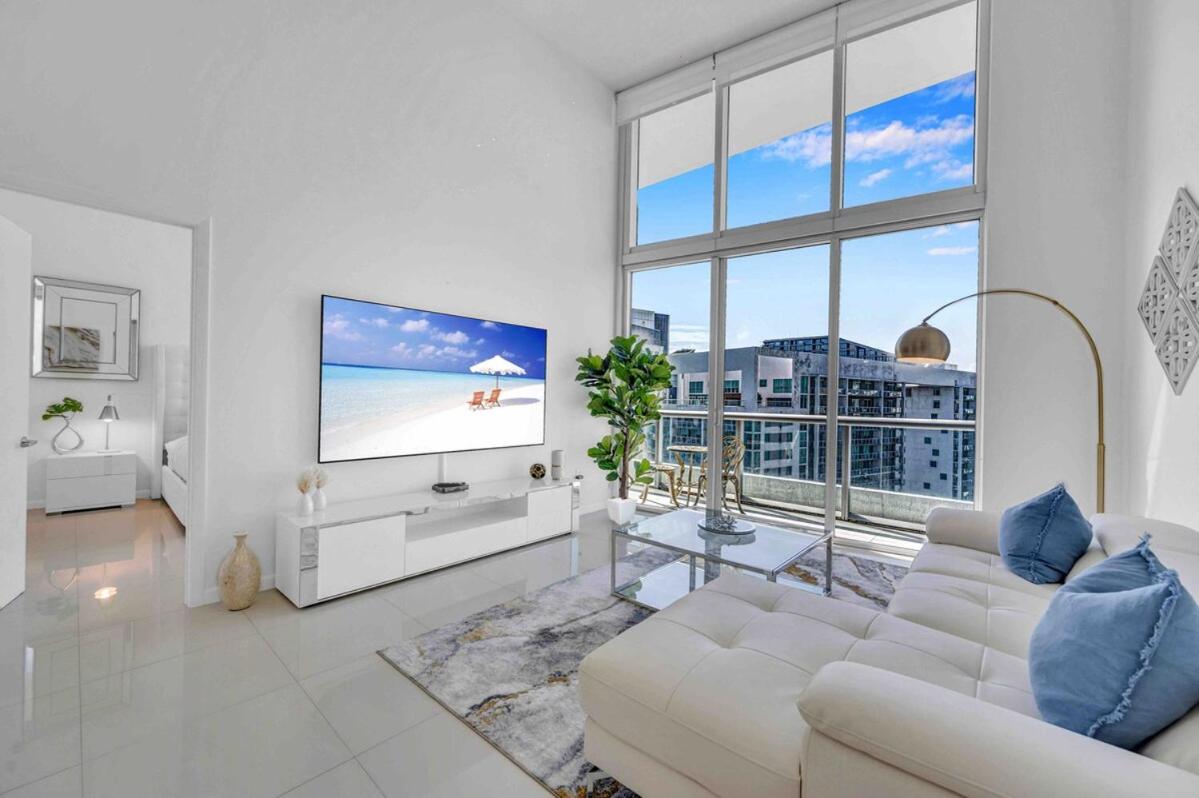 40th floor High Ceilings unit at icon brickell - 3