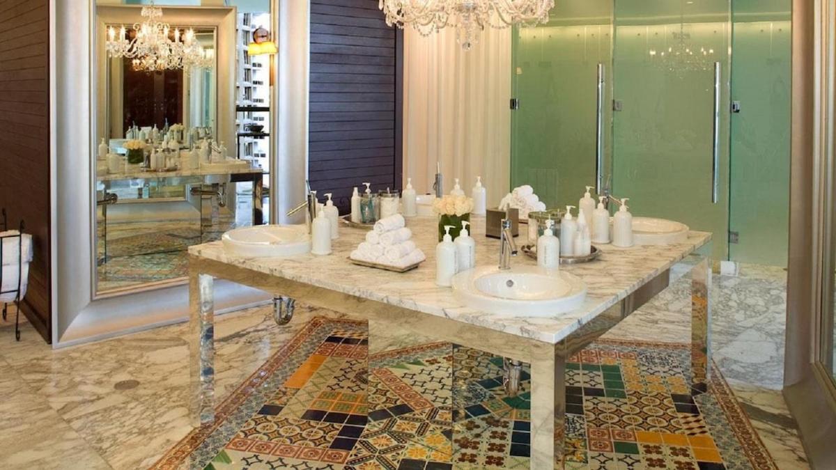 40th floor High Ceilings unit at icon brickell - 4