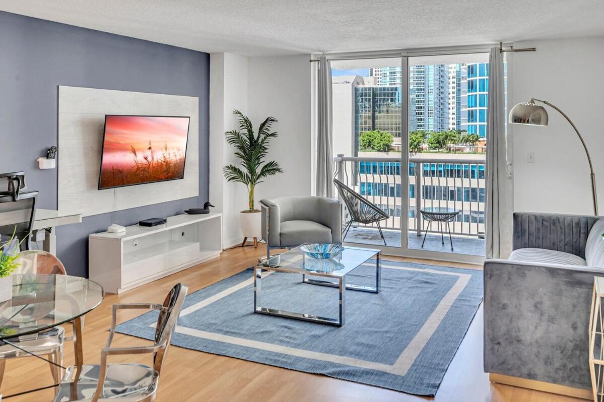 Superb private unit with amenities and parking - 4