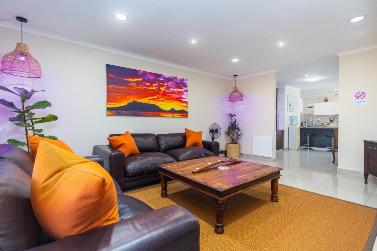 Ina se Huisie in Blouberg self Catering Apartment - 3