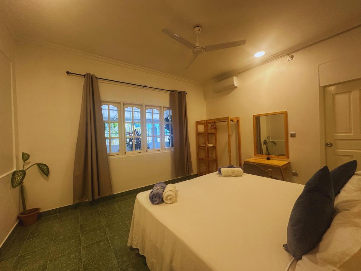 Bahaaru Villa Surf and Stay