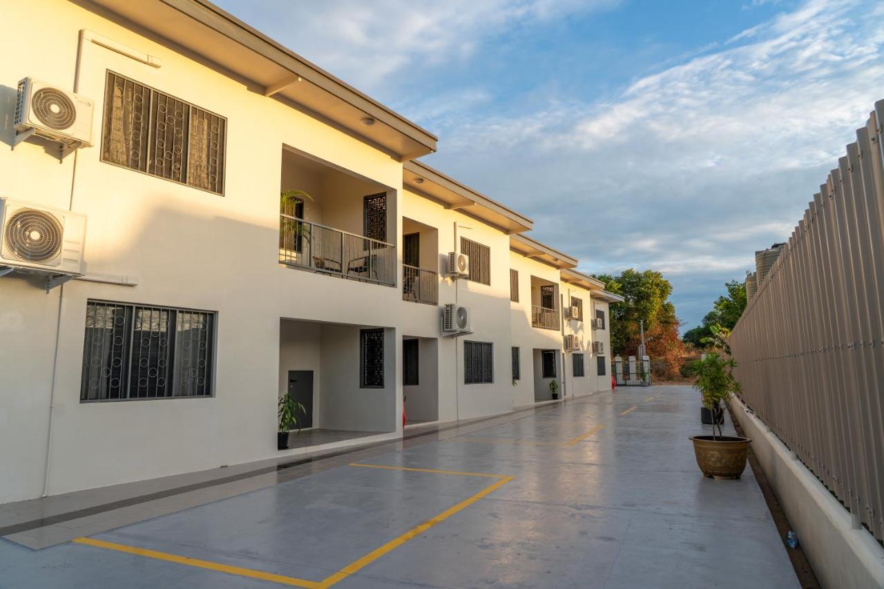 Airport Ace Villas - 5