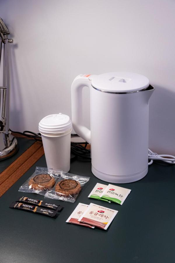 Small House Big Door Myeongdong - 4