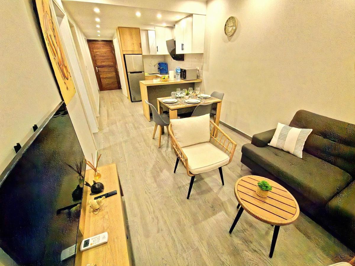 Cozy & fully equipped 3 bedroom apartment, 3mins walk to Flic-en-Flac Beach