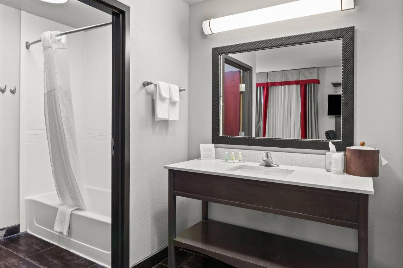 Casa Komfort Inn and Suites — photo 12