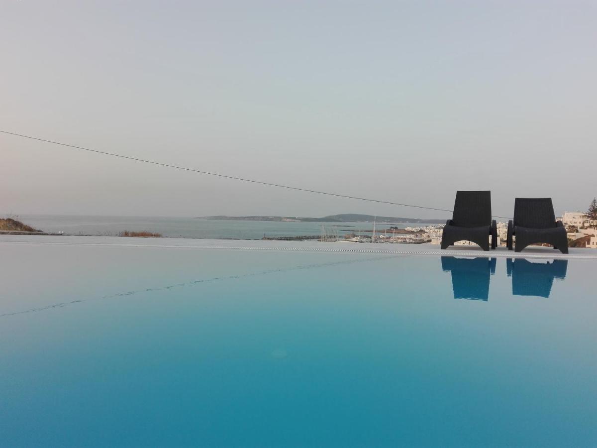 Heated swimming pool: Villa Irini