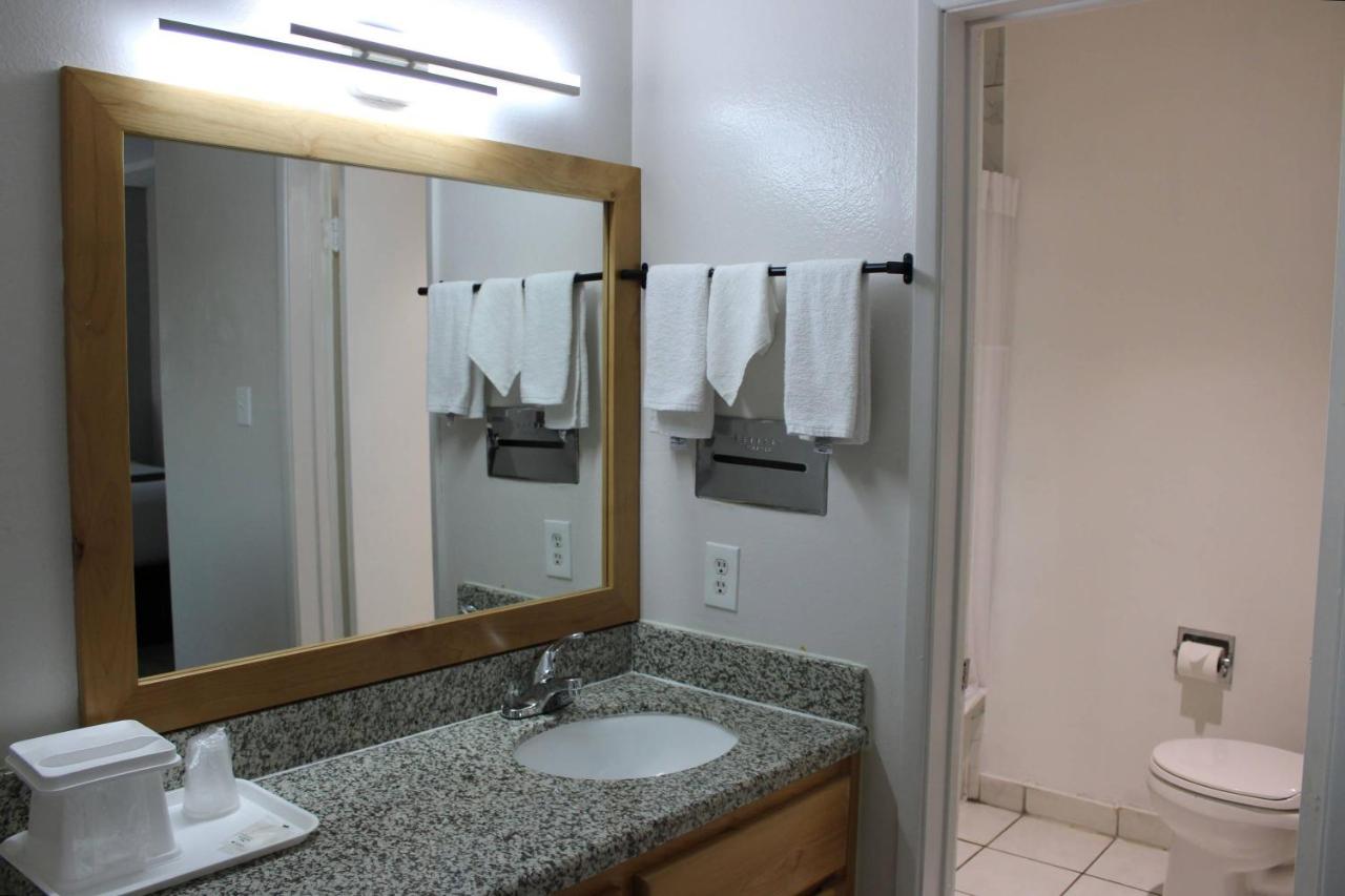RegaLodge Motel — photo 20