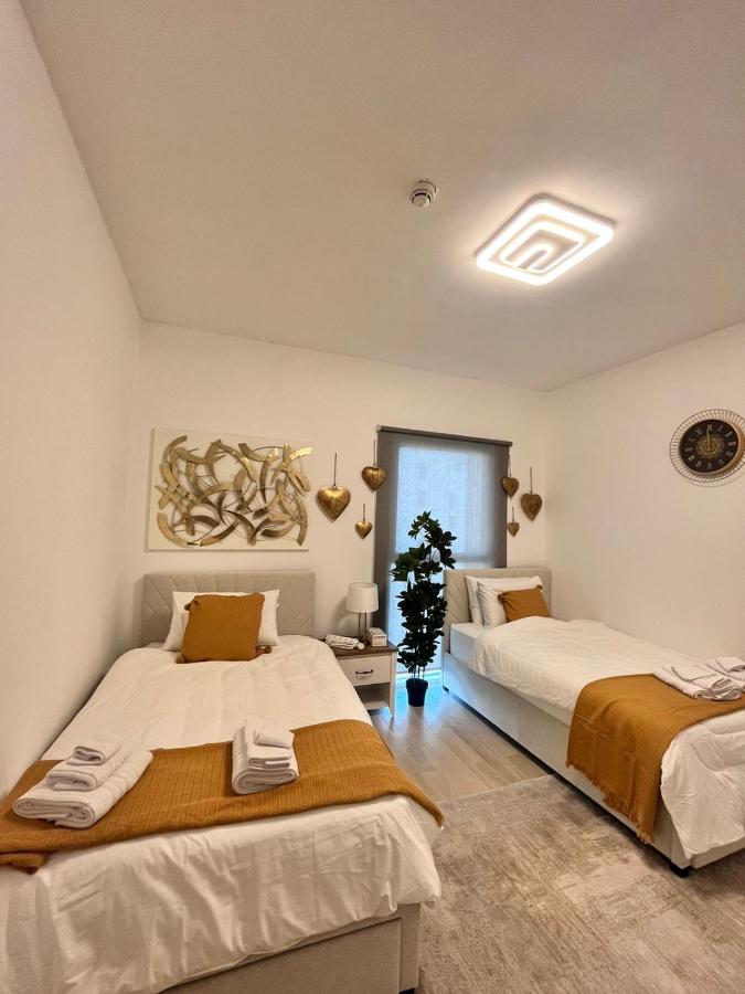 2bhk Canal View near Ferrari World and Sea World - 2