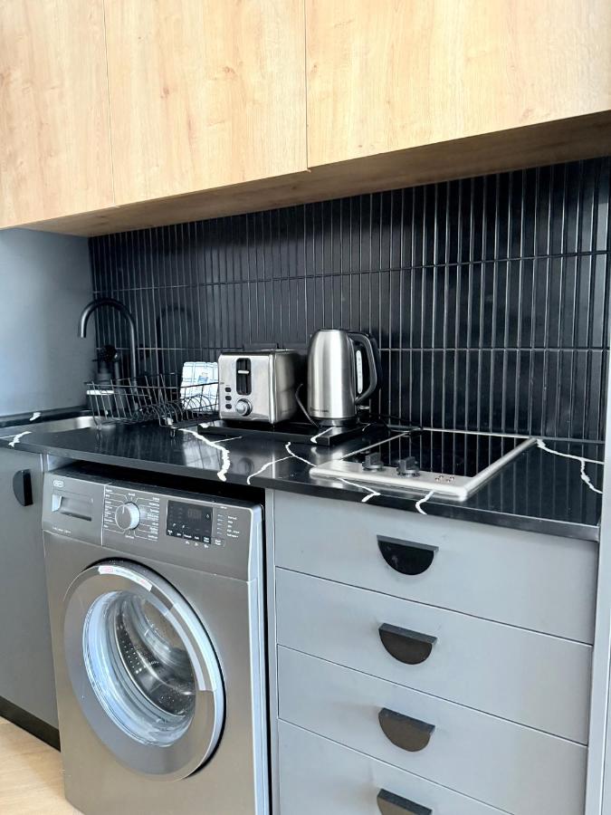 Modern Studio Apartment Nine Palms, Century City Walk to Canal Walk - 4