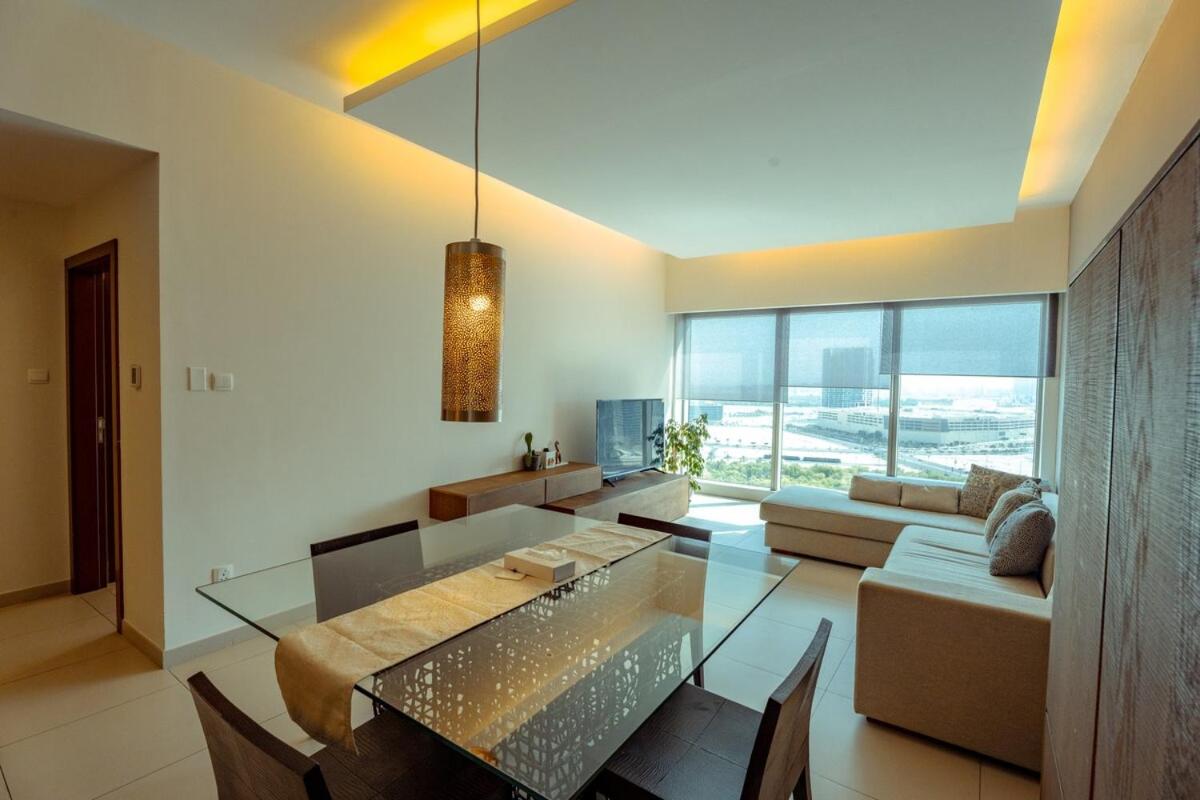 Stylish 1BR Sleeps 4 Gate Tower, Reem Island