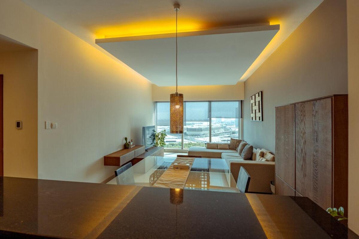 Stylish 1BR Sleeps 4 Gate Tower, Reem Island - 5