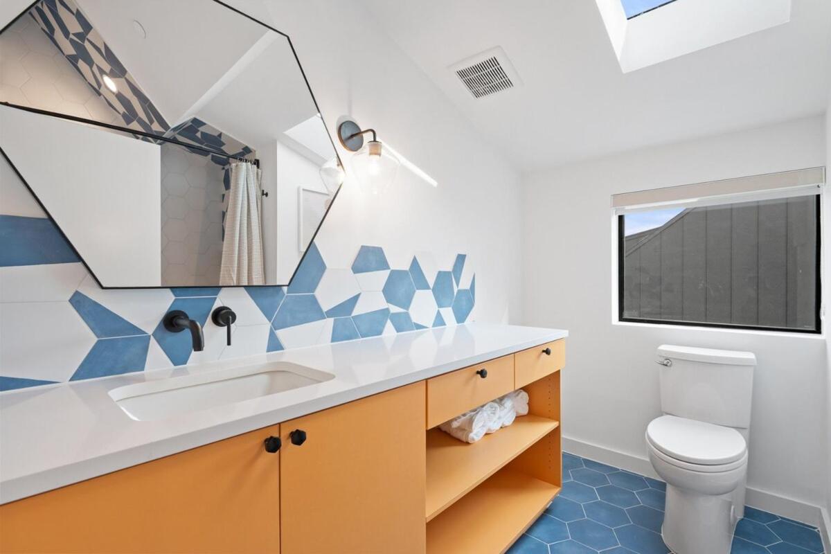 Modern Luxury in the Heart of Austin 3BR 3BA with Huge Balcony - 4