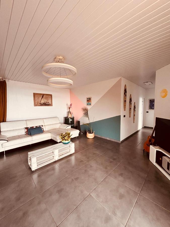 Airport Pamatai Room - 5