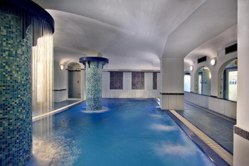 Rooftop swimming pool: Aragona Palace Hotel & Spa