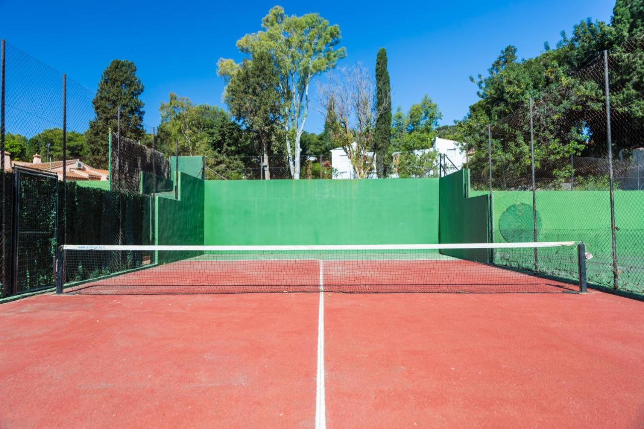 Tennis court: AluaSun Costa Park