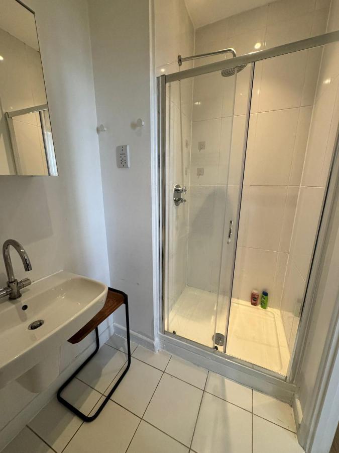 Luxury Group Stay in Piccadilly Sleep 7 VR010 - 3