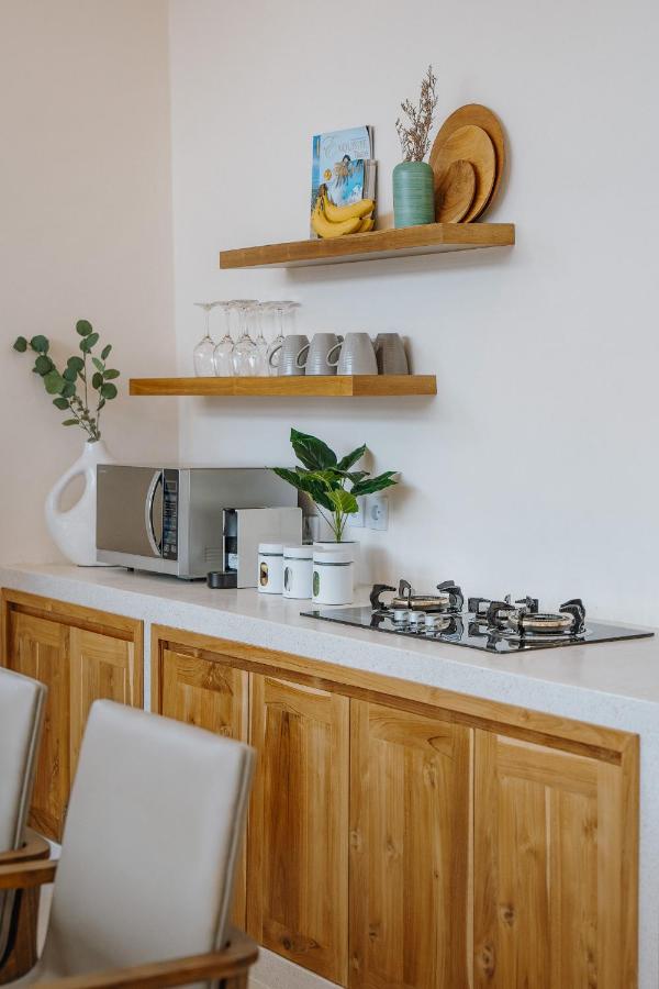 Orana Mare - Refined Retreat 3BR Near Canggu w PrivatePool - 3