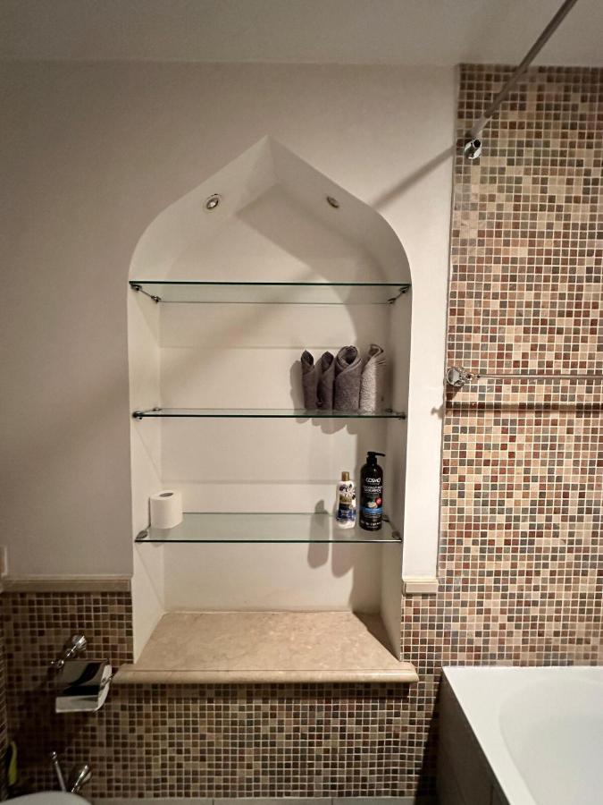 5 Star Burj Khalifa View Spacious 2BR Next to Dubai Mall - 3