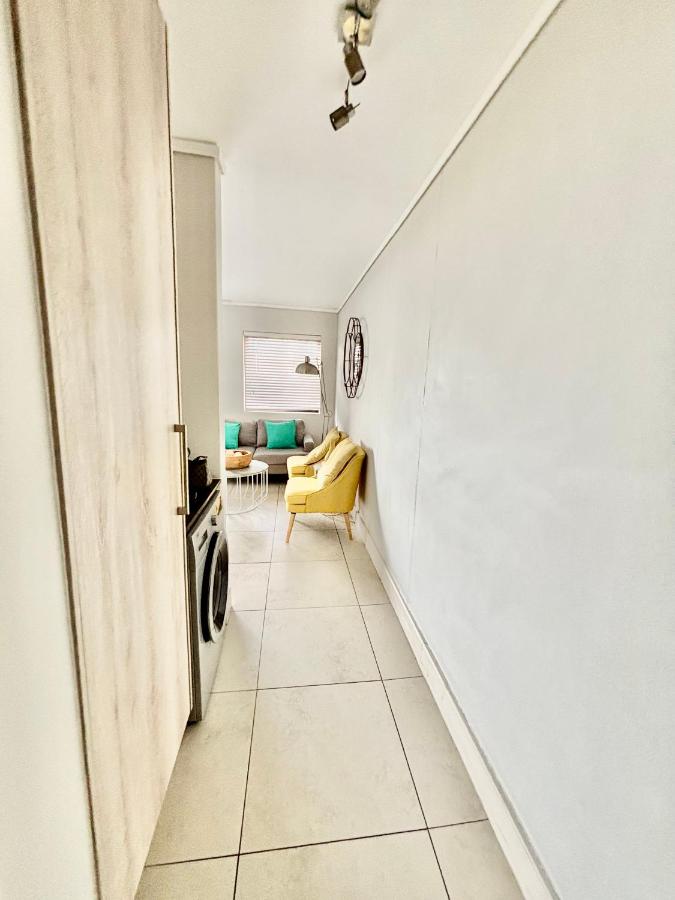 Luxe Waters Edge apt next to Canal Walk - 5