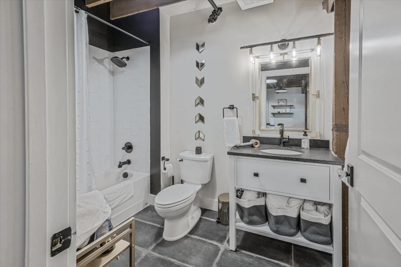 Luxe Loft with Speakeasy Parking and 2 Mi to Broadway - 5