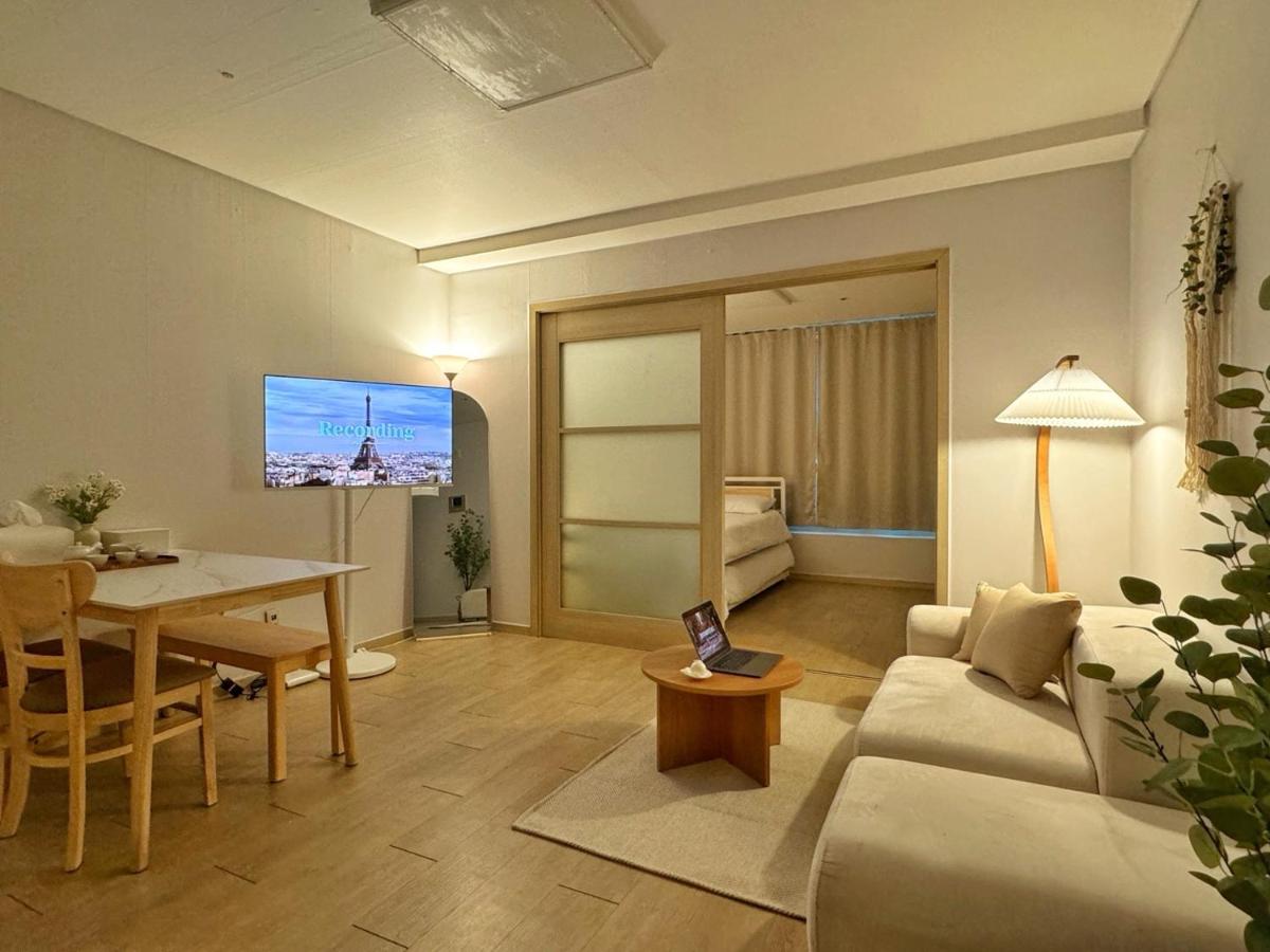 광화문 도보3분, 명동과 경복궁 인사동까지 도보로 즐기는 힐링 스테이