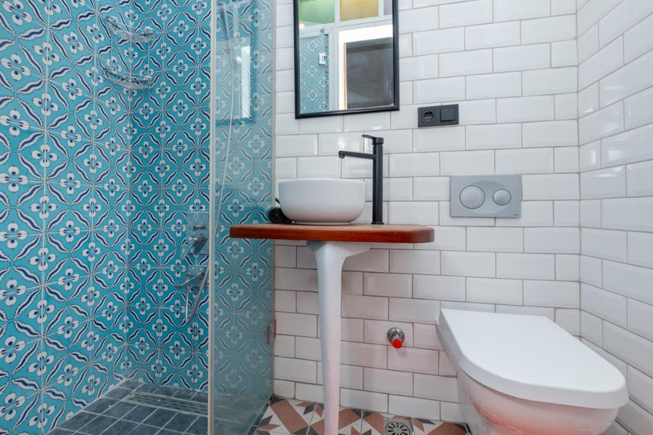 Private Building Featuring Two Separate Apartments - 3