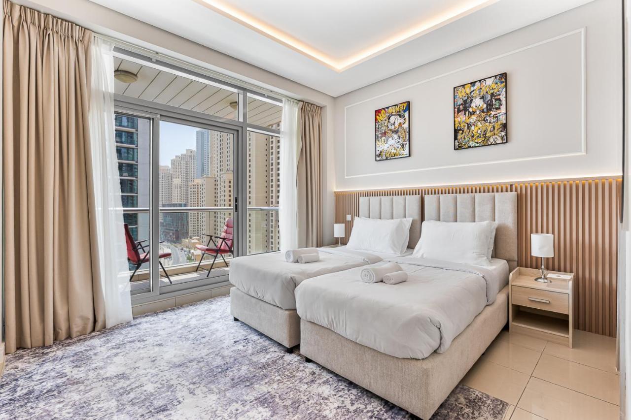 Stunning 2BR with Canal Views in Dubai Marina - 2