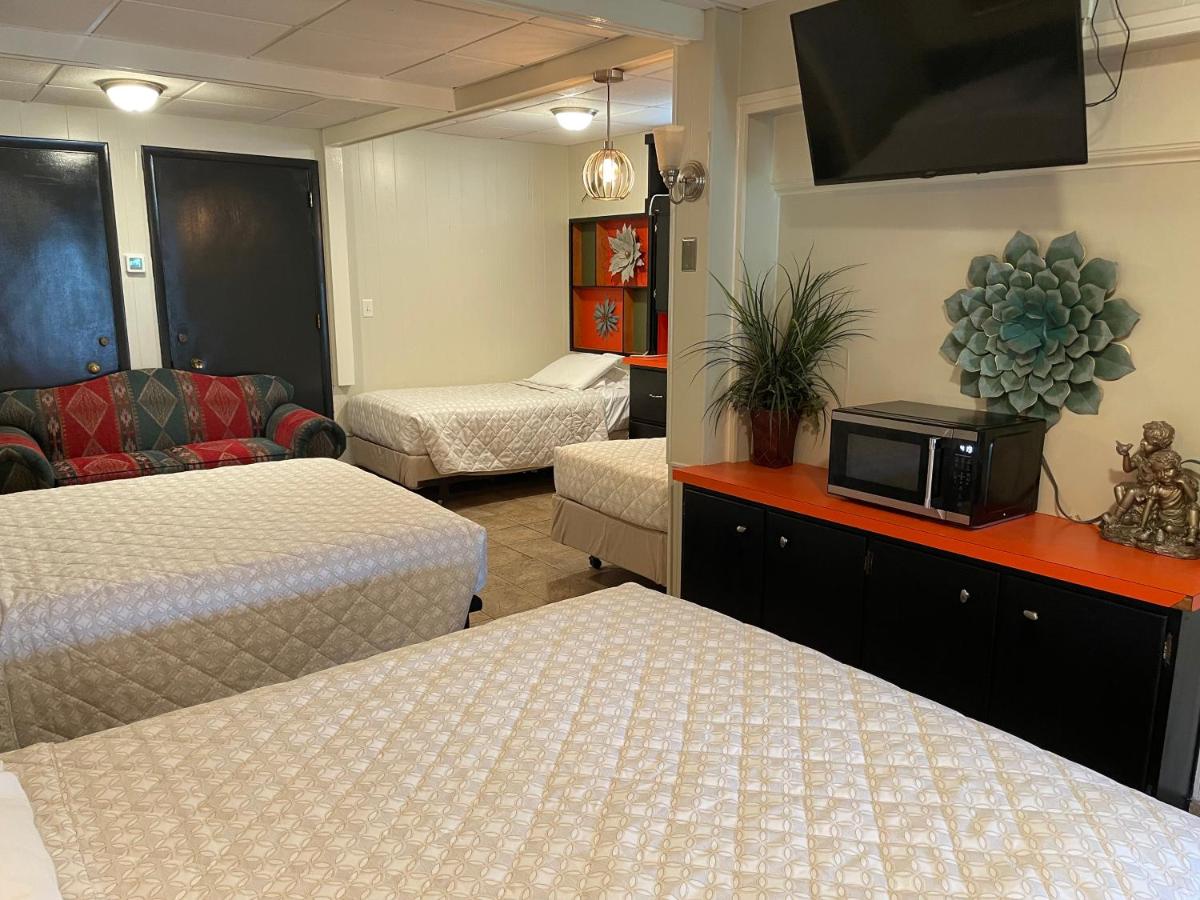 Simmons Motel and Suites — photo 24