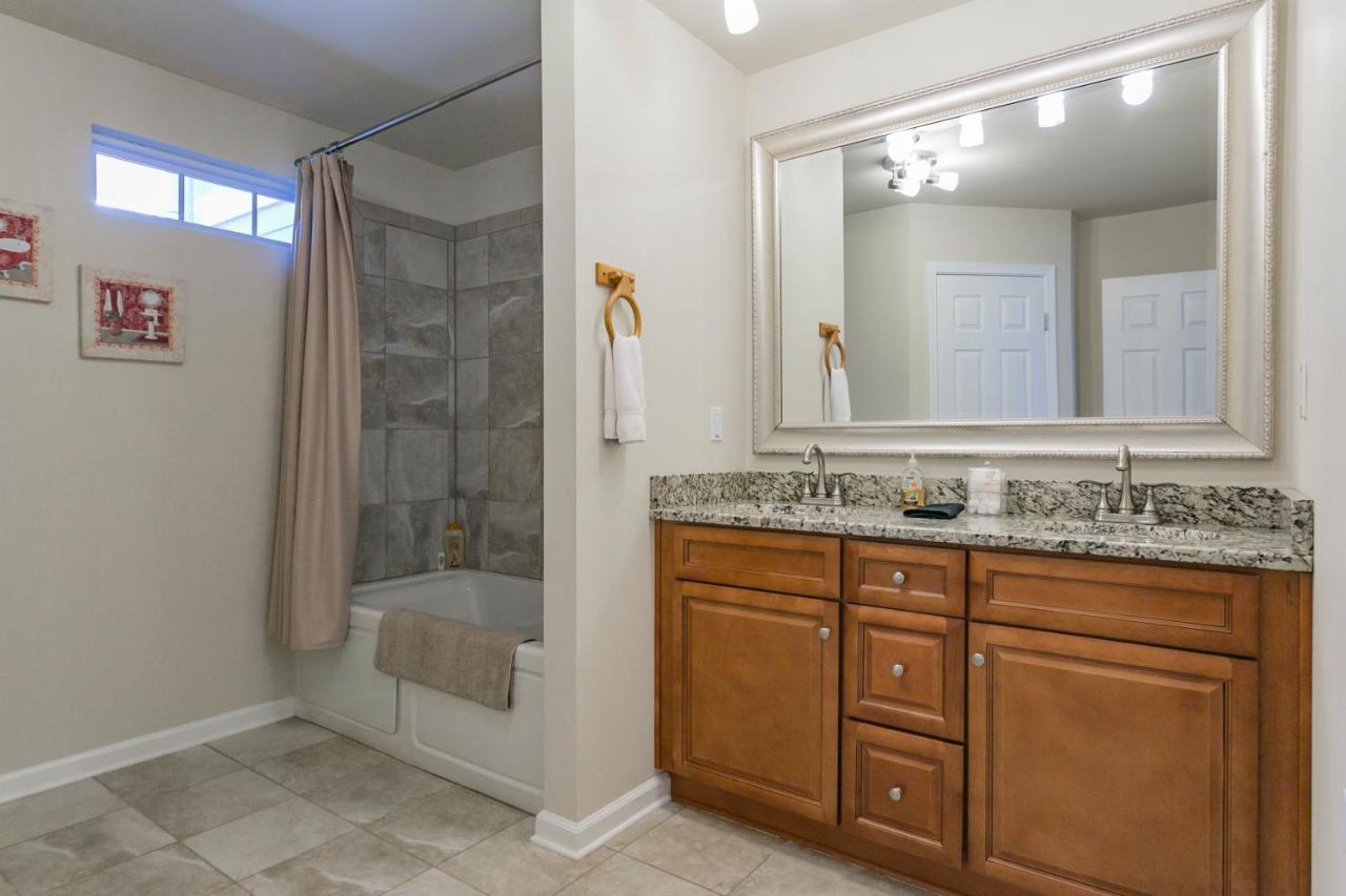 Huge Home For Groups Near Downtown - 3