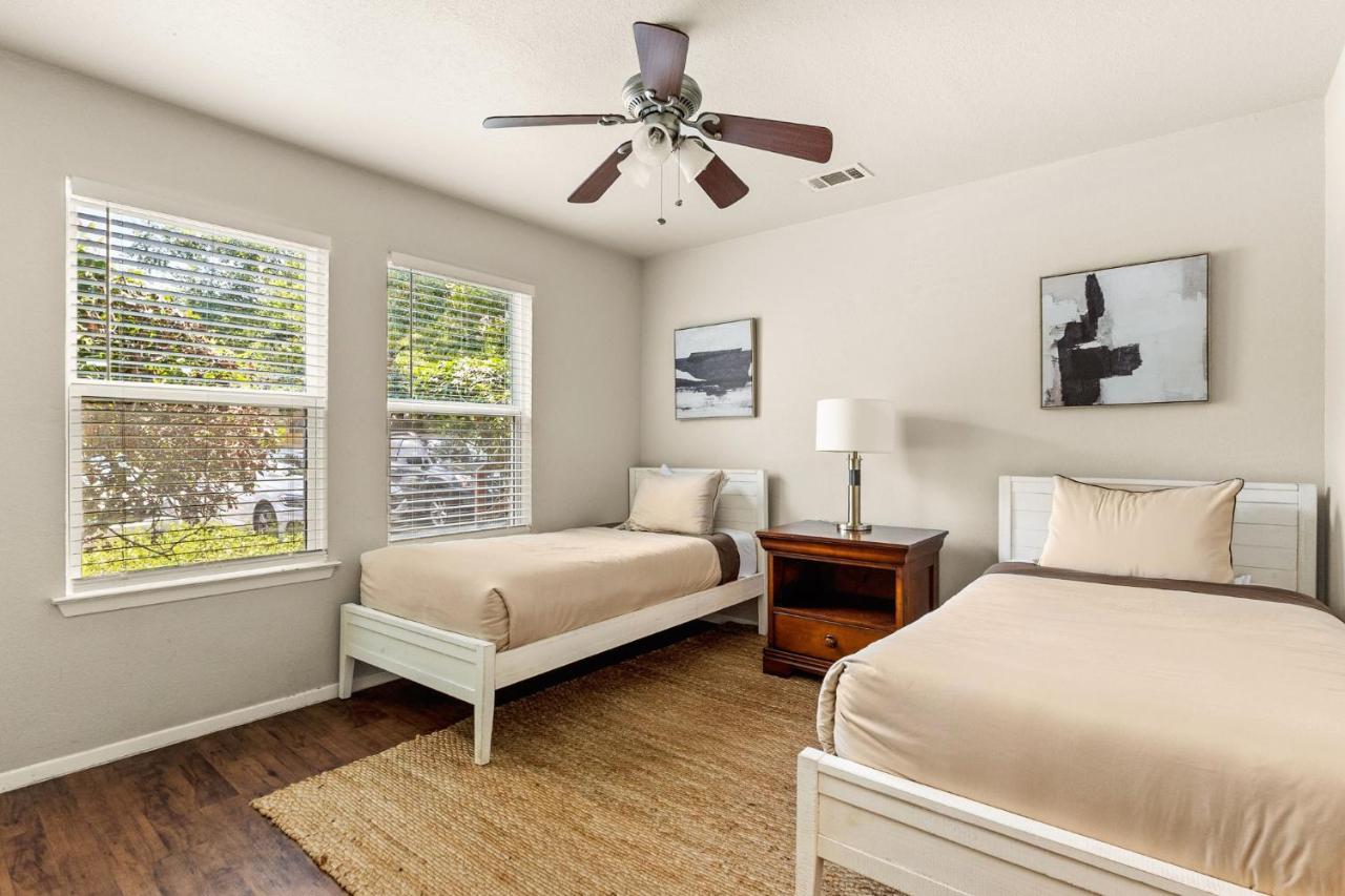 Serene SoCo Escape, Walk to Cafes and Free Parking - 5