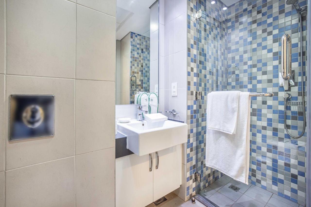 Deluxe Studio in Palm Views East at Palm Jumeirah by PK Holidays - 3