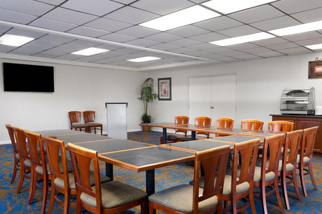 Hotel South Tampa & Suites — photo 18