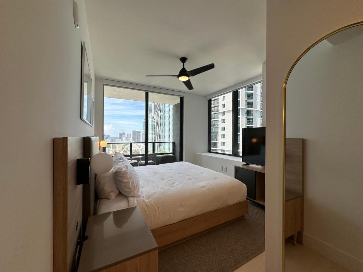 Modern 2BR-2BA in Downtown - 4