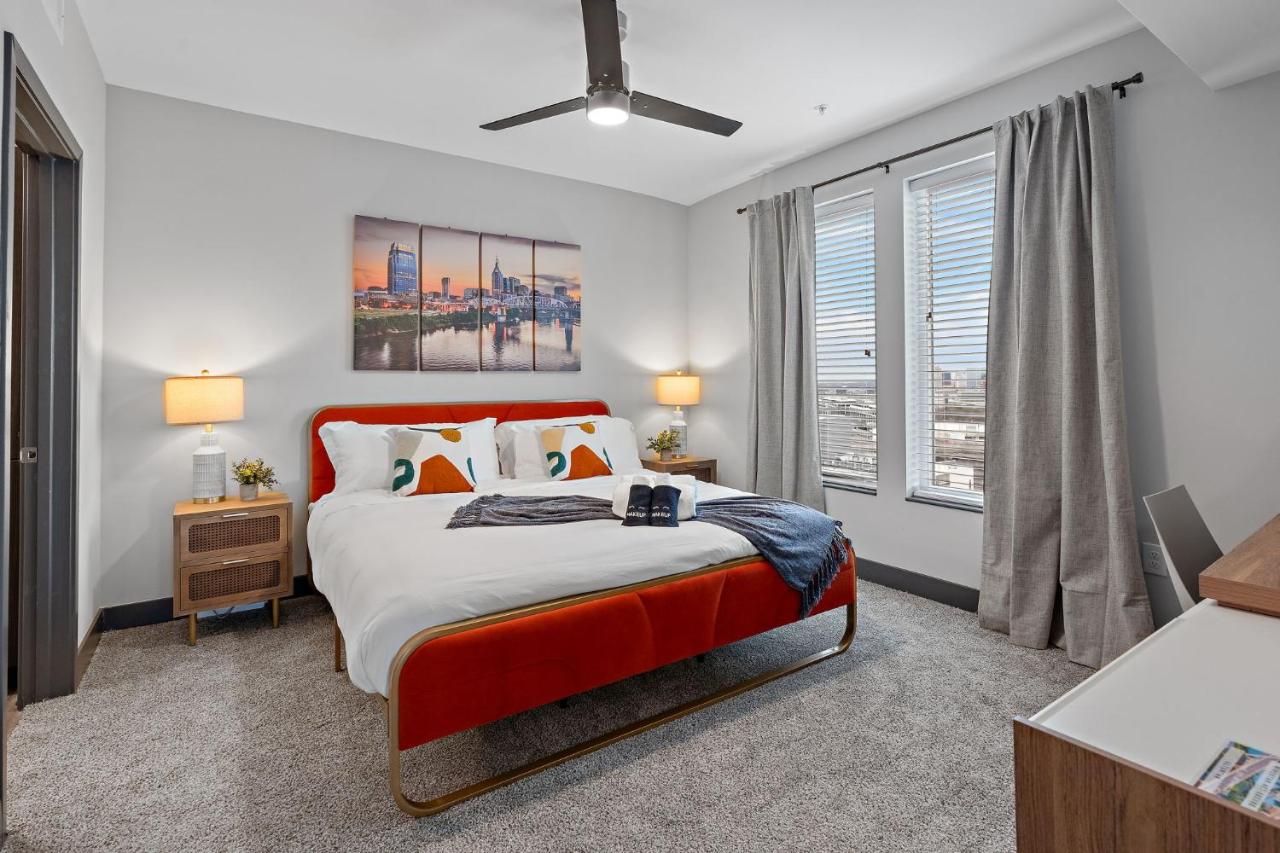 Skyline Views & PoolMins to Vanderbilt - 2