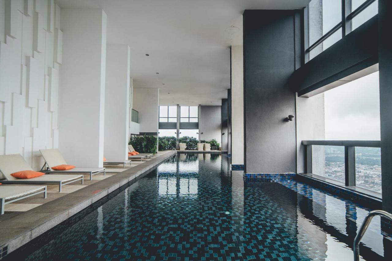 Sky88 3BR luxury condo w Pool Table (TOWN AREA) - 5