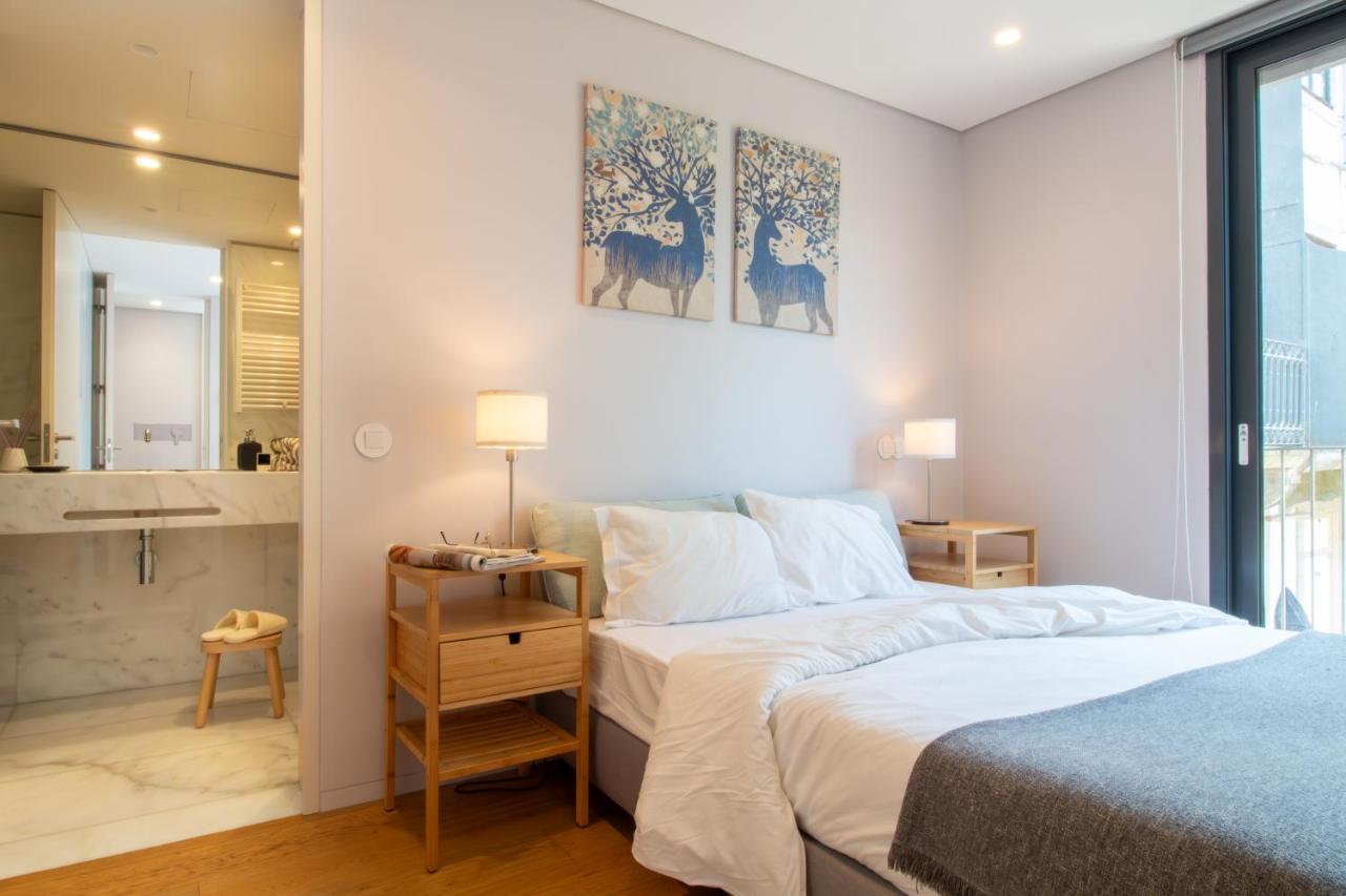 LovelyStay - Primrose 2BR Flat with Free Parking, AC and Balcony - 3
